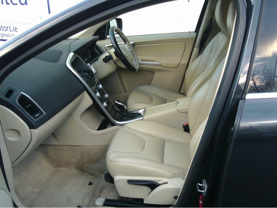 2015 Volvo XC60 D4 FWD SE GT 5DR AUTO * FSH * NCT 05/27 €17,495