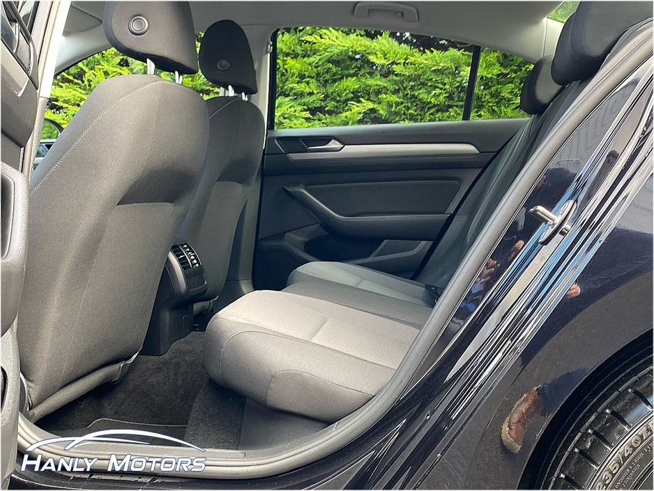 2020 Volkswagen Passat - image 15