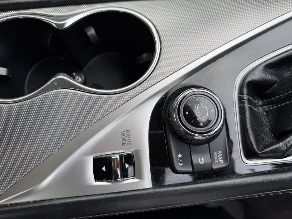 2016 Infiniti Q50 - image 17