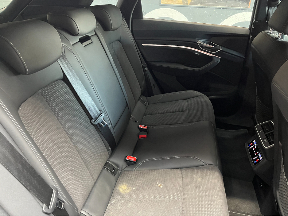 2022 Audi e-tron - image 17