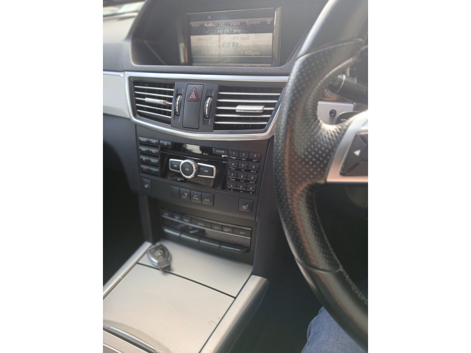 2012 Mercedes-Benz E Class - image 23