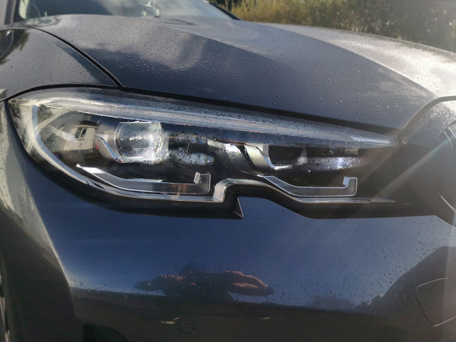 2019 BMW 3 Series - image 6