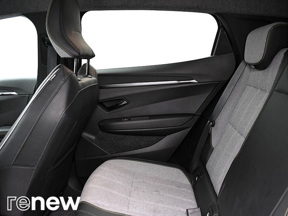 2024 Renault Megane E-Tech - image 11