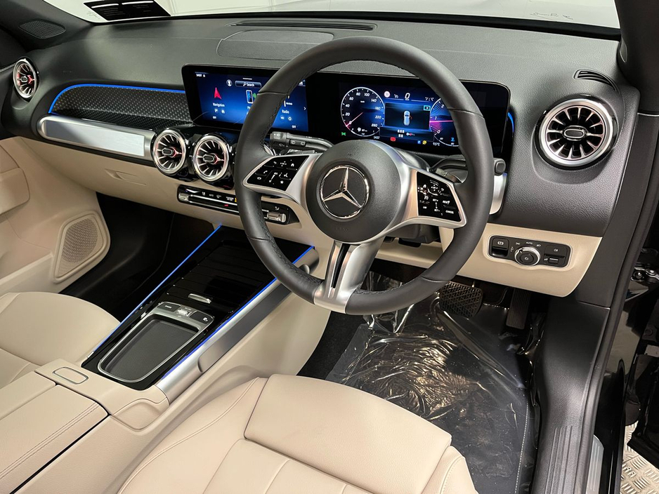 2025 Mercedes-Benz GLB - image 8