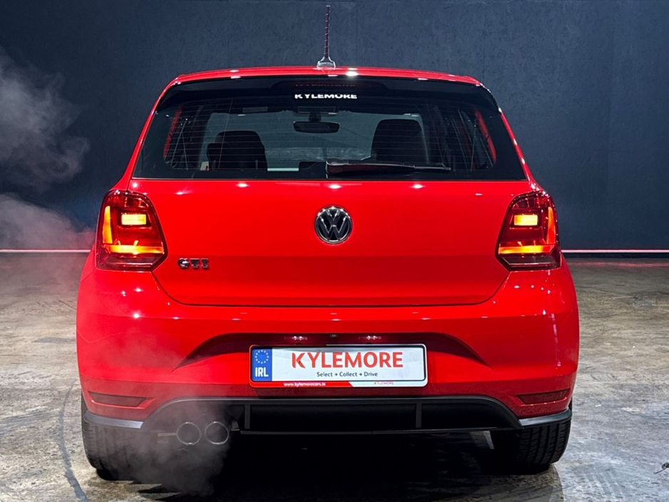 2015 Volkswagen Polo - image 4