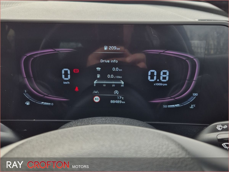 2022 Kia Sportage - image 11