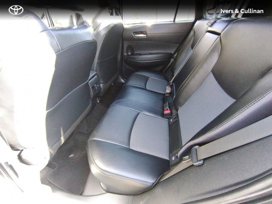 2024 Toyota Corolla Cross - image 6