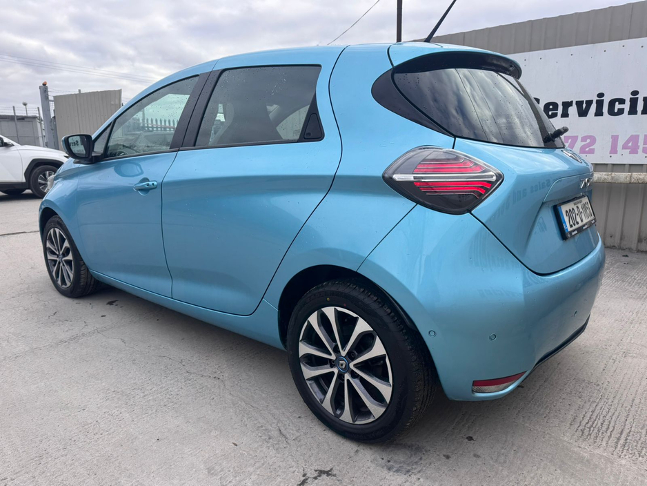 2020 Renault Zoe - image 11