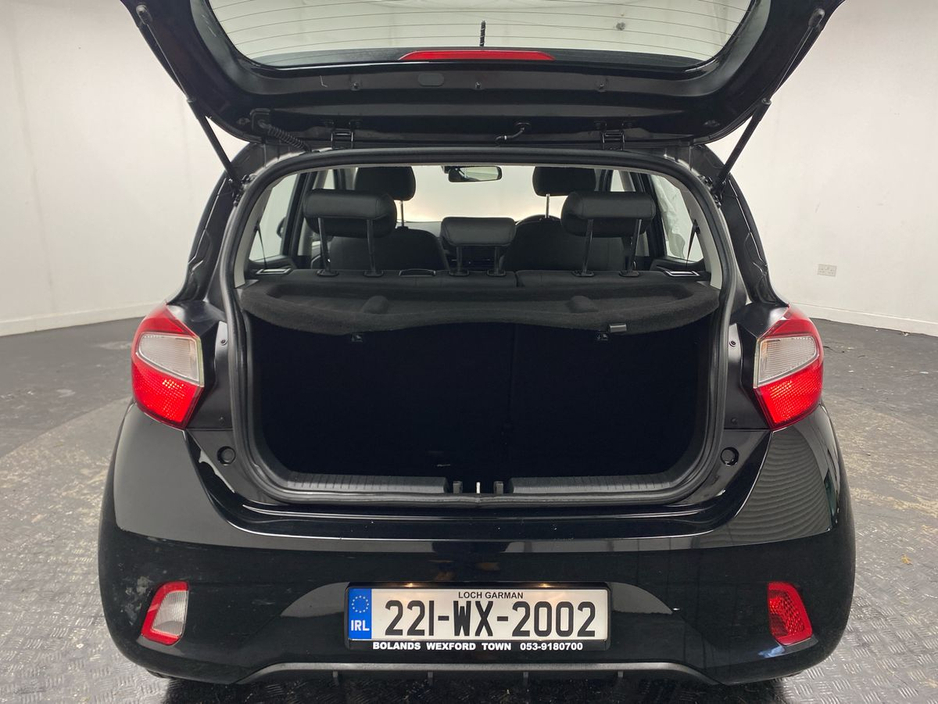 2022 Hyundai i10 - image 9