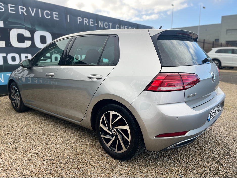 2020 Volkswagen Golf - image 5