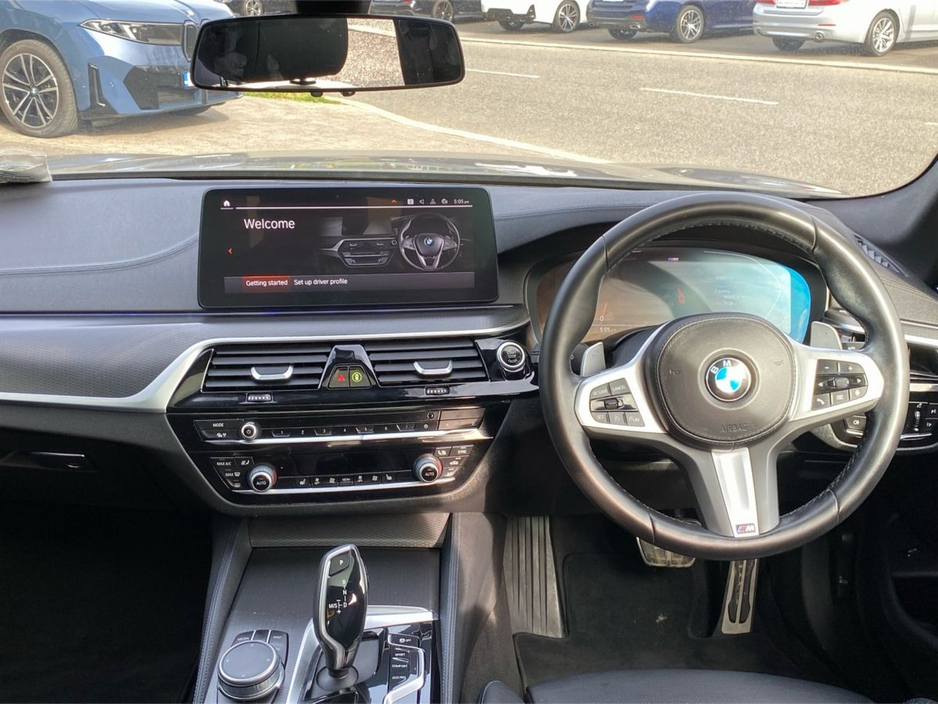 2022 BMW 5 Series - image 4