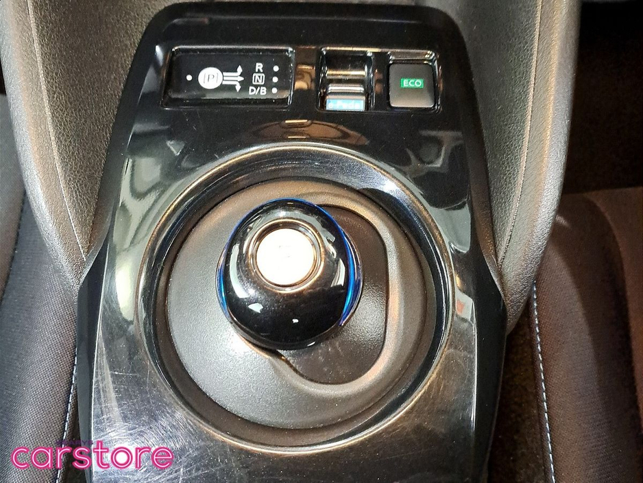 2018 Nissan Leaf - image 20