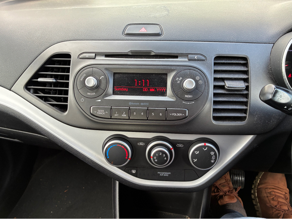 2015 Kia Picanto - image 23