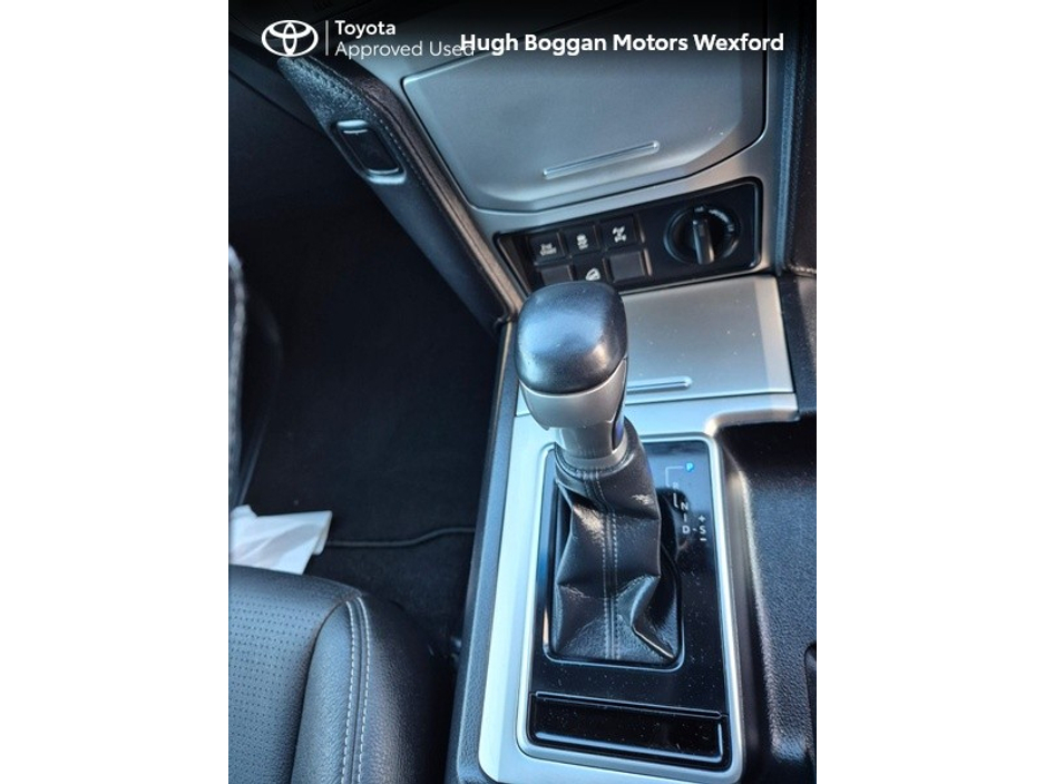 2019 Toyota Landcruiser - image 8