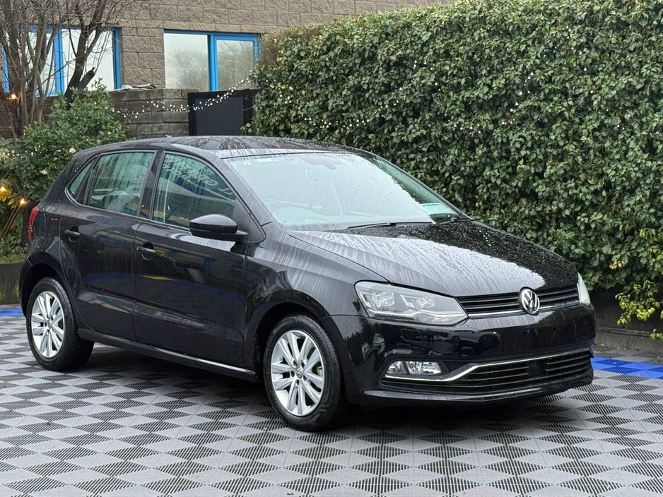 2017 Volkswagen Polo COMFORTLINE 1.2 TSI // 15" ALLOYS // REVERSE CAMERA // DIGITAL CLIMATE CONTROL €13,900