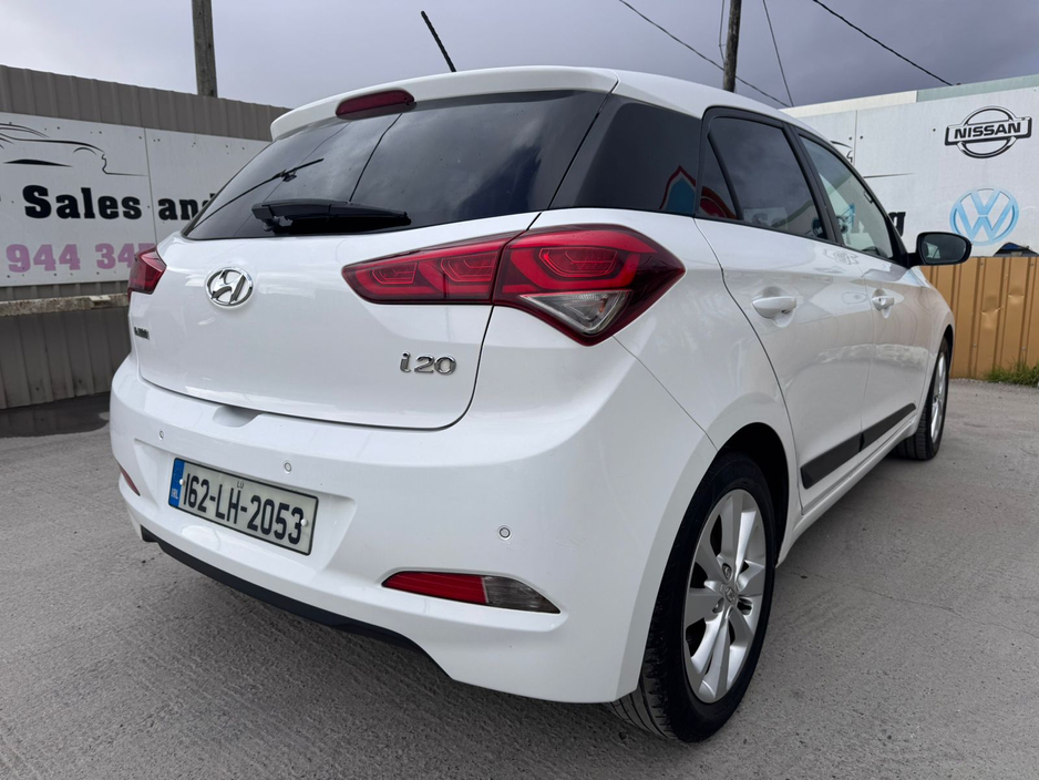 2016 Hyundai i20 - image 9