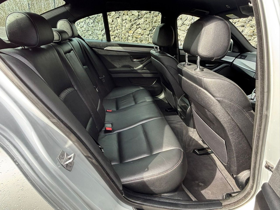 2016 BMW 5 Series - image 10