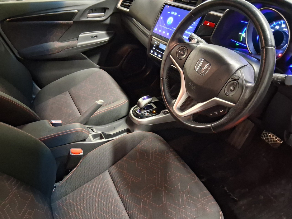 2016 Honda Fit - image 3