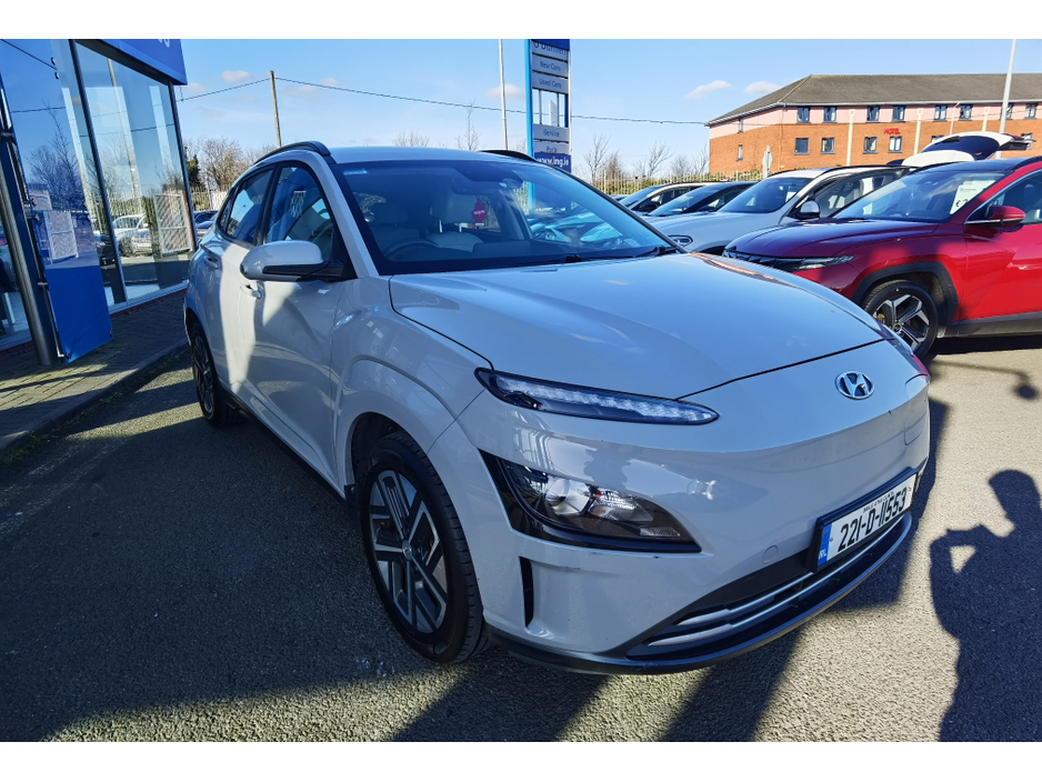 2022 Hyundai Kona - image 3