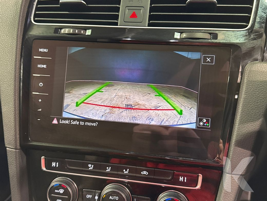 2019 Volkswagen Golf TSI HIGH LINE - FACTORY ALLOYS - CRUISE CONTROL - REVERSE CAMERA €20,950