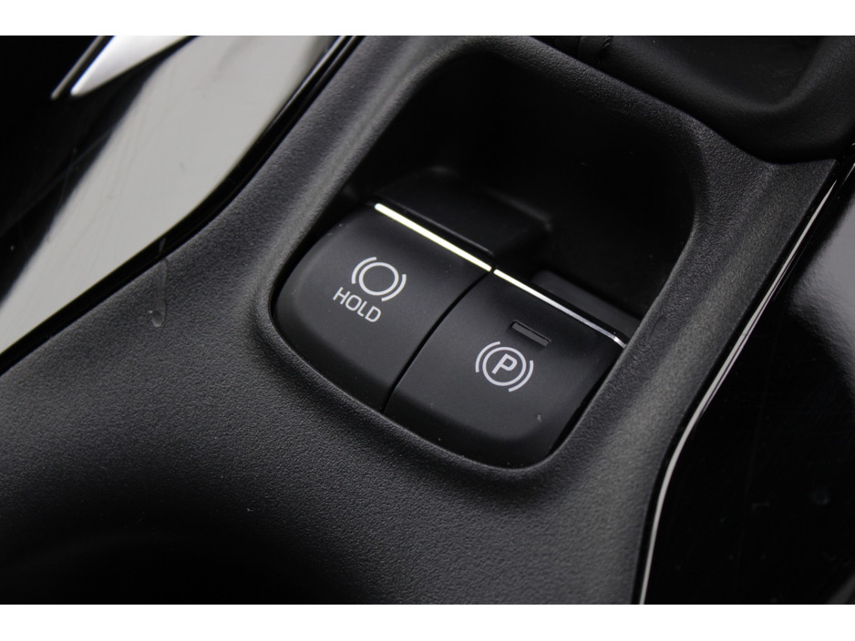 2020 Toyota Corolla - image 18