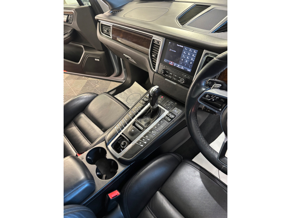 2017 Porsche Macan Macan S Diesel PDK €33,950