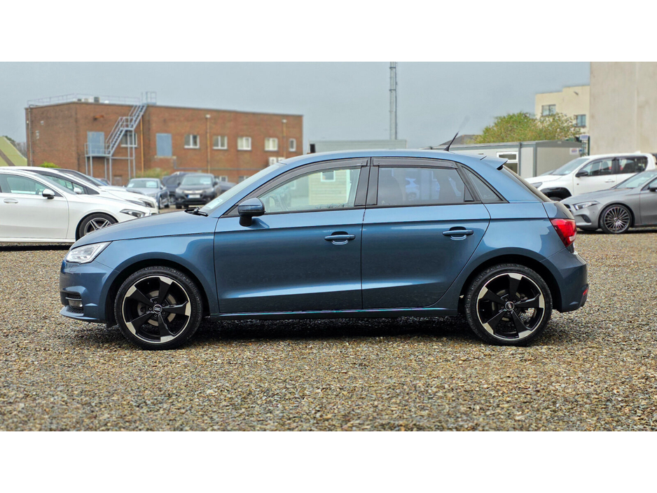 2017 Audi A1 - image 3