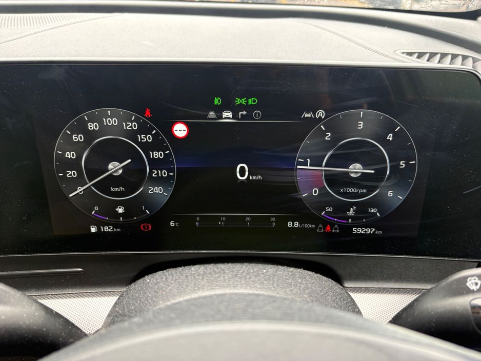 2022 Kia Sportage - image 4