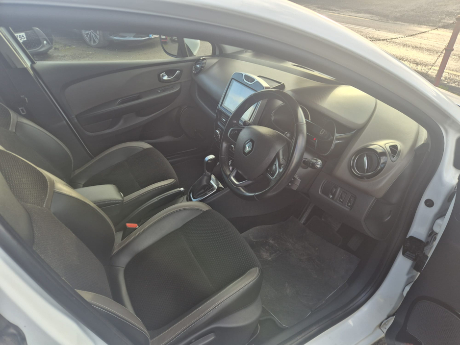 2017 Renault Clio - image 11