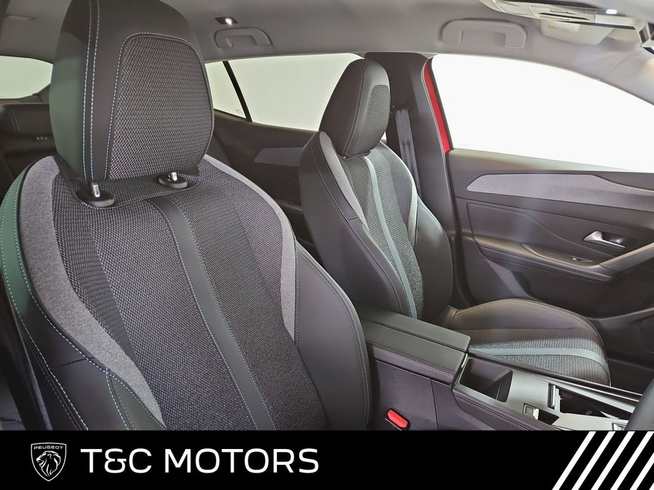 2025 Peugeot 408 - image 17