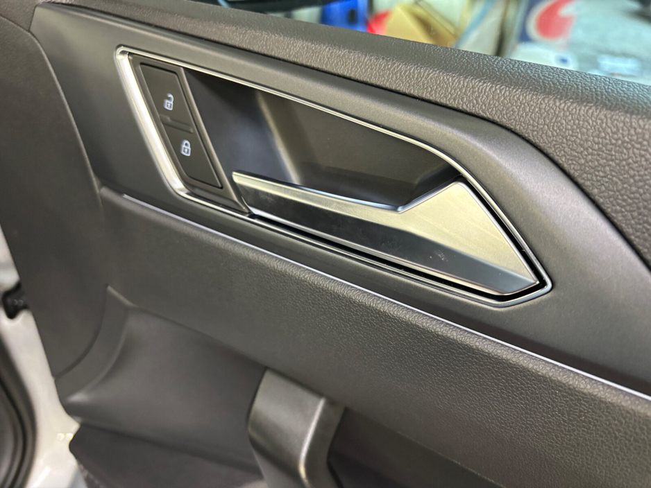 2025 Volkswagen Polo - image 13