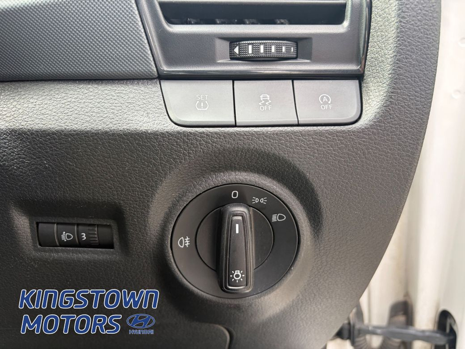 2016 Skoda Fabia - image 8