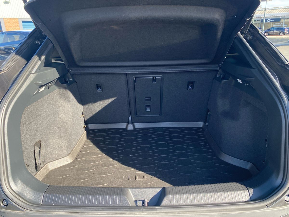2022 Volkswagen ID.4 - image 18