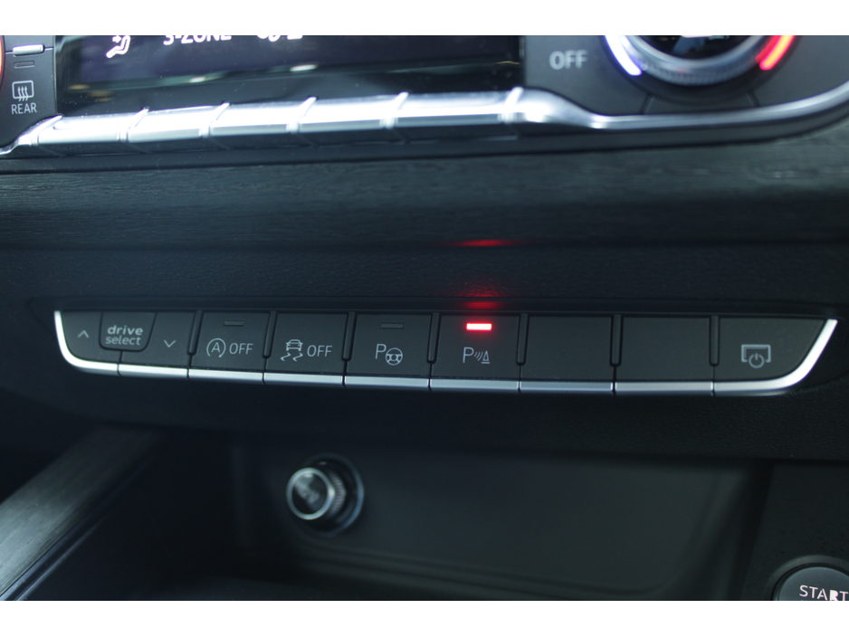 2020 Audi A4 - image 16