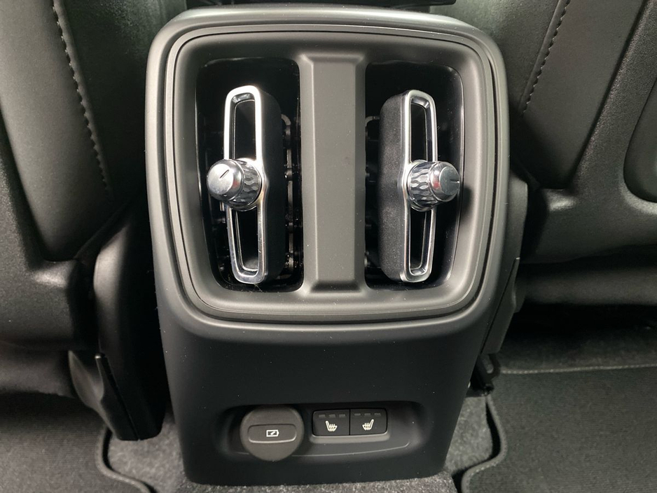 2026 Volvo EX40 - image 20