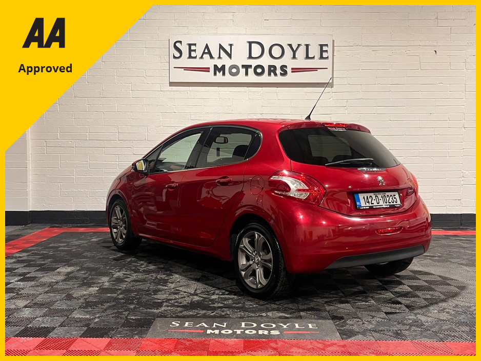 2014 Peugeot 208 - image 6