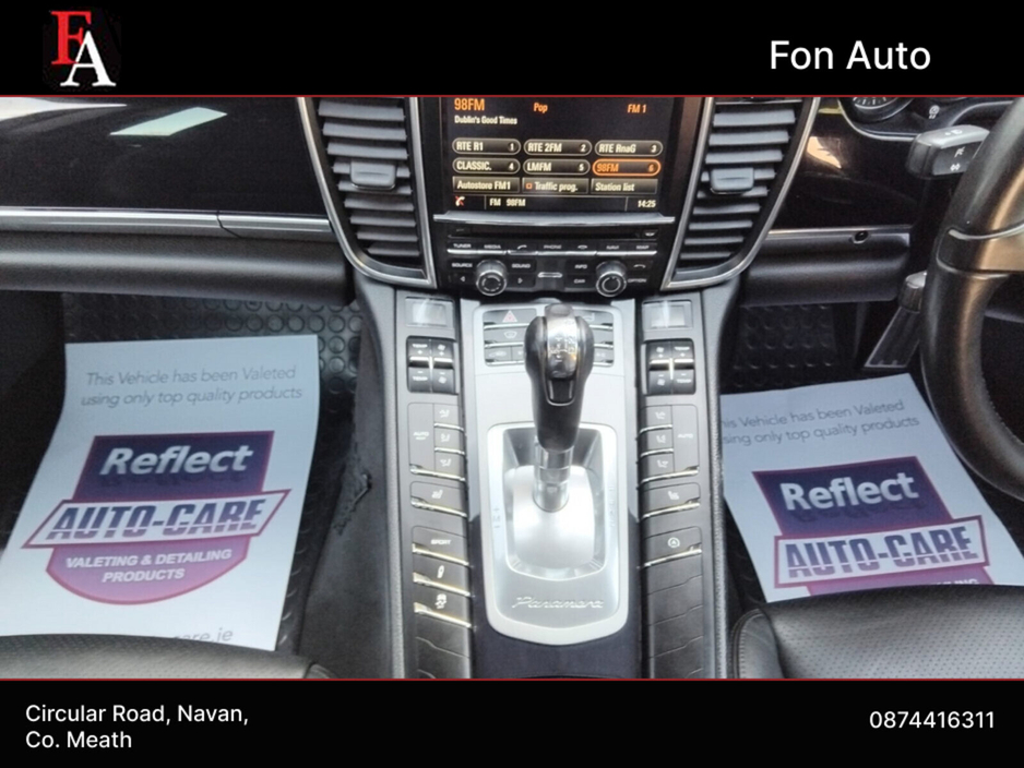 2015 Porsche Panamera - image 24