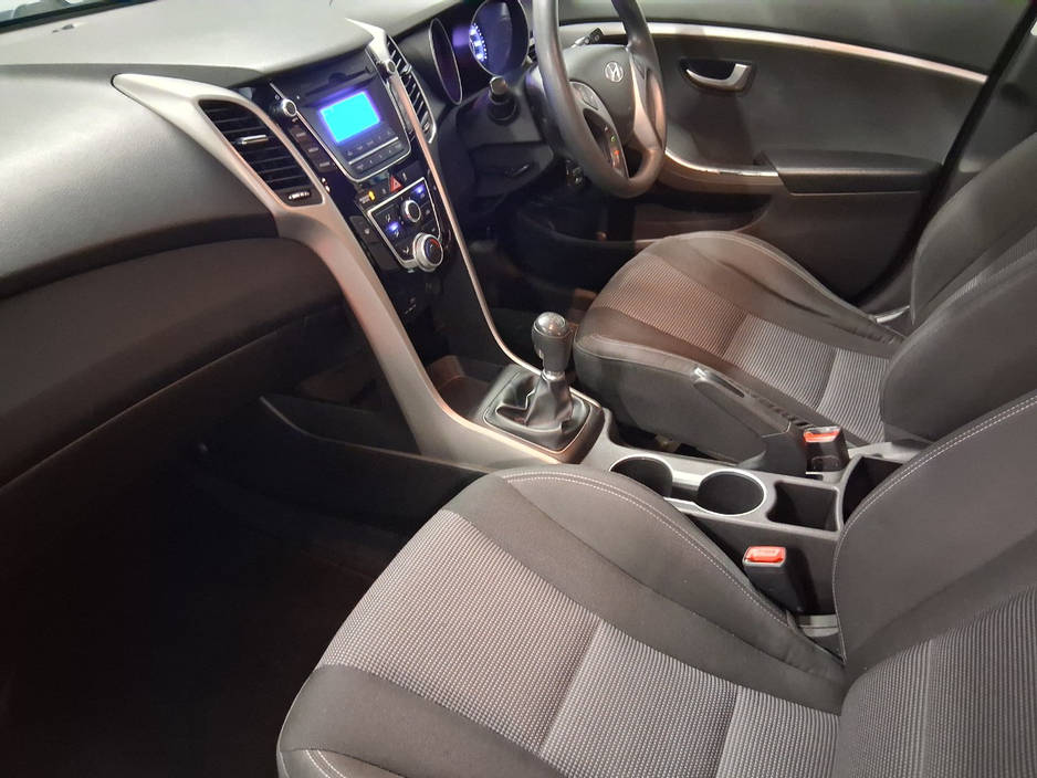 2016 Hyundai i30 - image 6