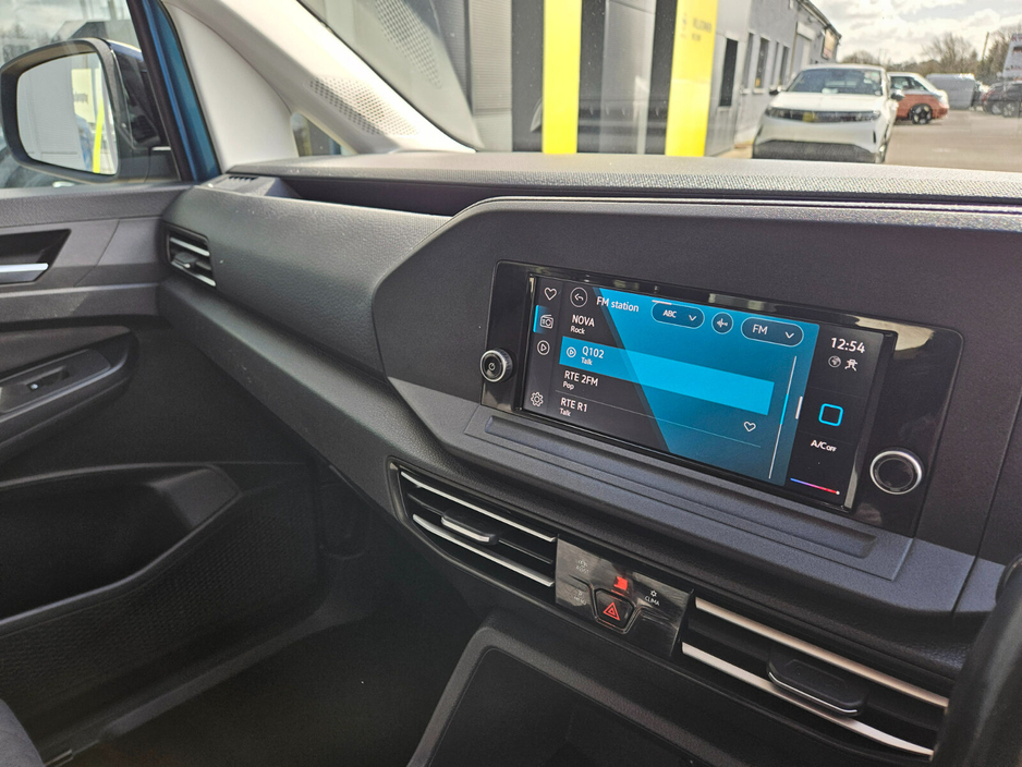 2023 Volkswagen Caddy Maxi Life - image 21