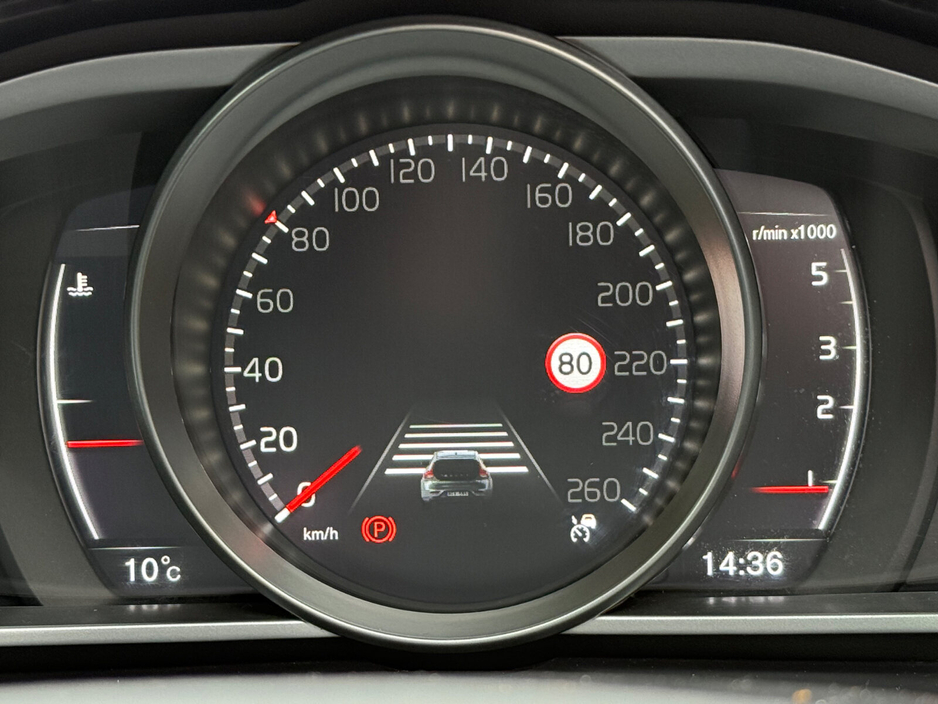 2018 Volvo V40 D2 (120hp) Momentum Edition Geartronic