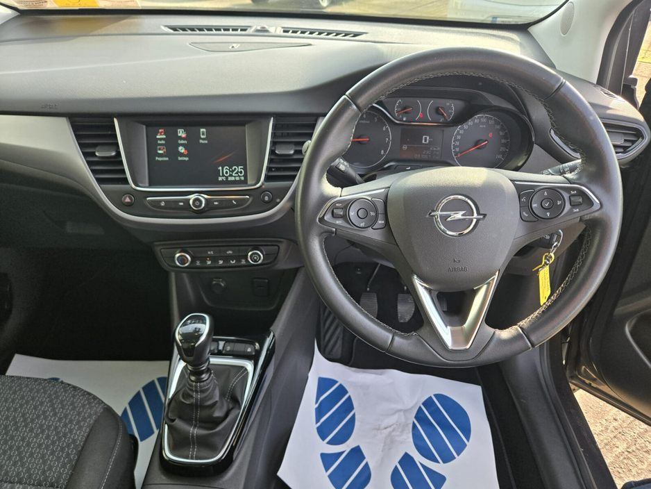 2023 Opel Crossland - image 11