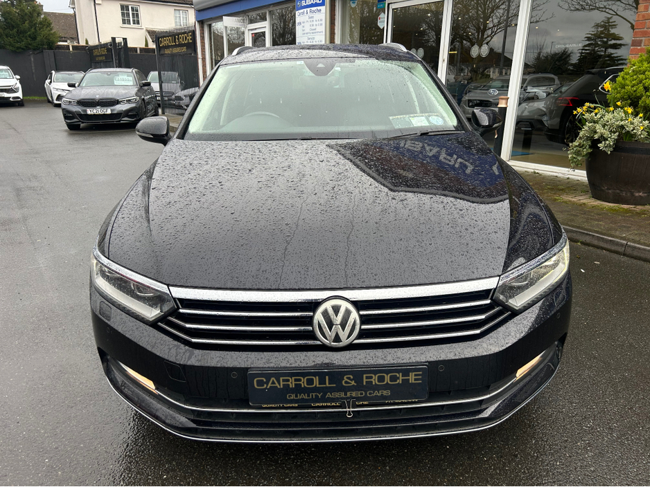 2016 Volkswagen Passat - image 4