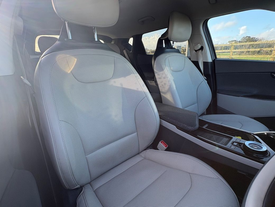 2022 Kia EV6 Premium spec *Finance From 3.9%*77KW! 1 owner from new warranty till 2029* Touch Screen Infotainment System, Reversing Camera, Multi-Function Steer €28,900