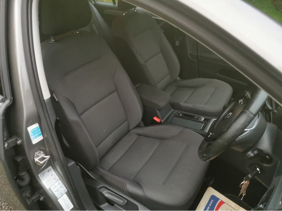 2016 Volkswagen Golf - image 18