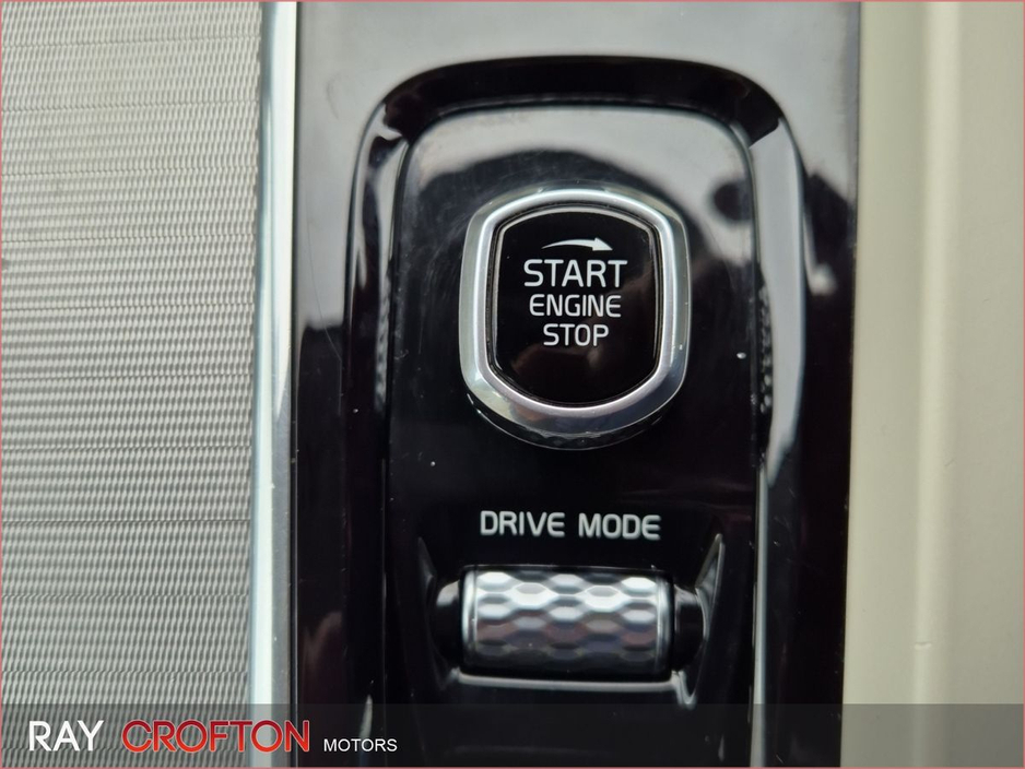 2020 Volvo XC60 - image 18