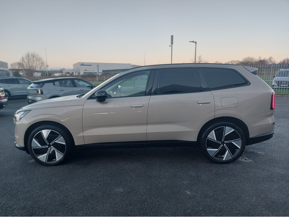 2025 Volvo EX90 TWIN MOTOR PERFORMANCE AWD ULTRA €97,950