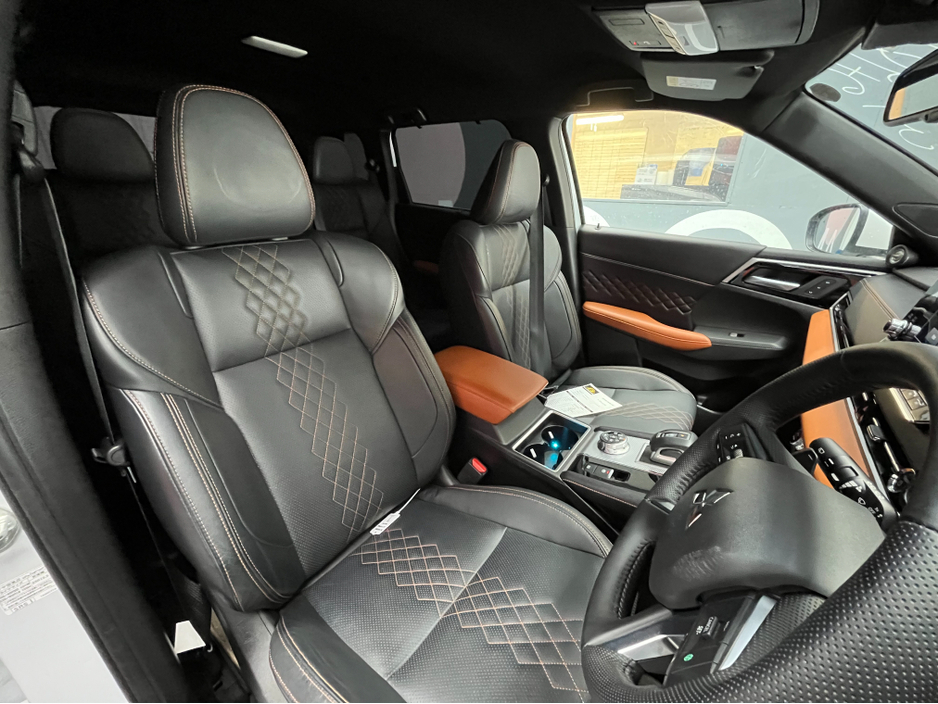 2023 Mitsubishi Outlander - image 14