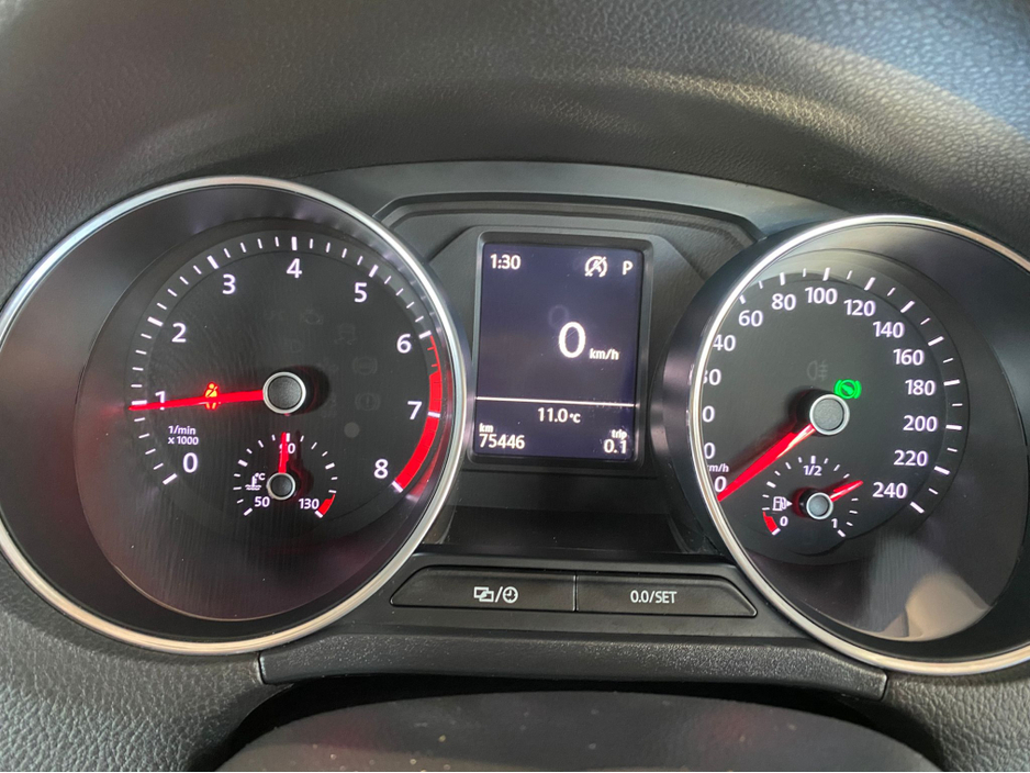 2017 Volkswagen Polo - image 8