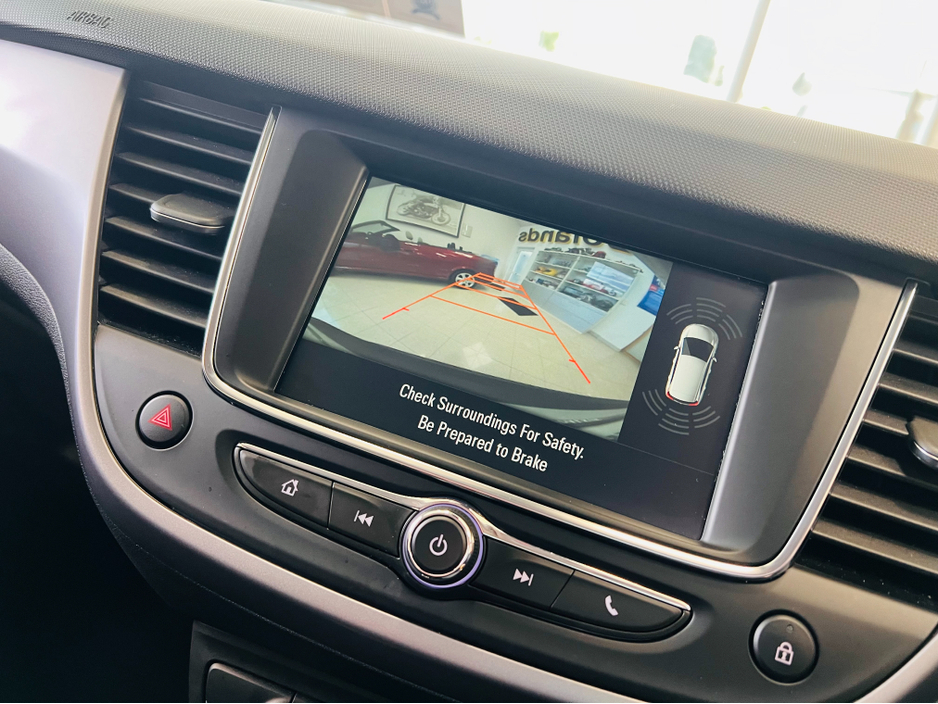 2024 Opel Crossland X 2024 DIESEL High Spec Best Value Front & Rear Park Assist Rear View Camera Apple Car Play www.bolands.ie Est.1955 €21,950