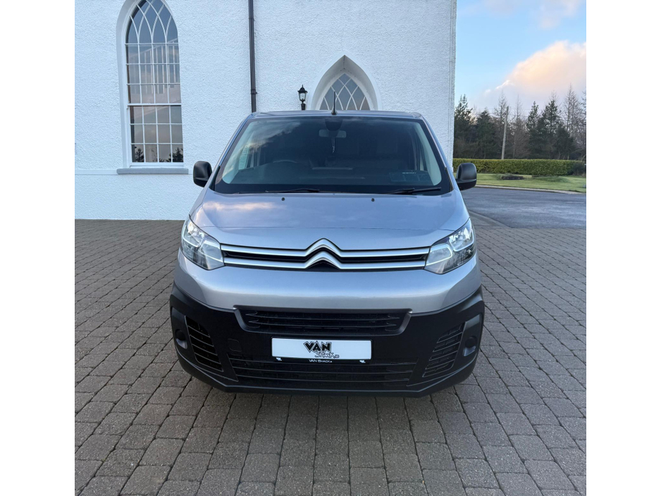 2021 Citroen Dispatch - image 5